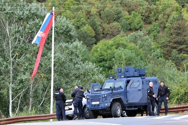 Banjska, 25.09.2023. - Dan nakon sto je, posle pokusaja grupe Srba da blokiraju put u selu Banjska na Kosovu i Metohiji, doslo do oruzanog sukoba u kojem je poginulo troje napadaca i jedan p