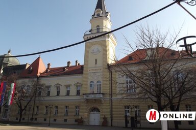 A nagykikindai önkormányzat épülete (Vidács Hajnalka felvétele)