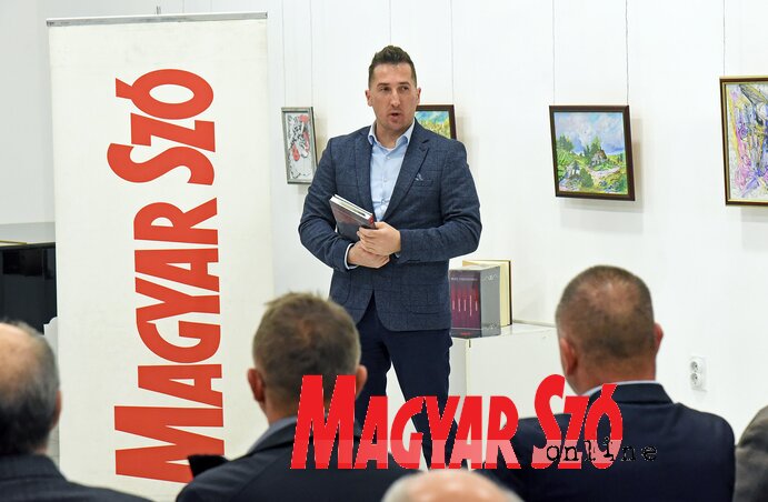 Újhelyi Nándor, a törökkanizsai községi képviselő-testület elnöke köszöntötte az egybegyűlteket (Gergely Árpád felvétele) Újhelyi Nándor, a törökkanizsai községi képviselő-testület elnöke köszöntötte az egybegyűlteket (Gergely Árpád felvétele)