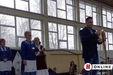 Fremond Árpád, a Magyar Nemzeti Tanács elnöke köszöntőbeszéde után meggyújtotta az idei Préló fáklyáját (Fotó: Kazinczy Paszterkó Diana)