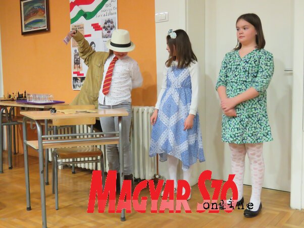 Petőfi Sándor – A tintásüveg (Fotó: Albert Éva) Petőfi Sándor – A tintásüveg (Fotó: Albert Éva)