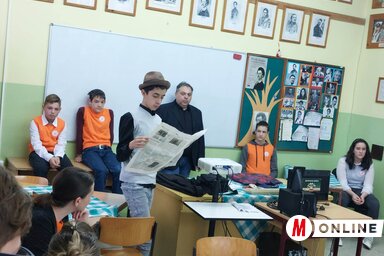 Táj-Szerelem-Forradalom című verses összeállítás (Kancsár Izabella felvétele)