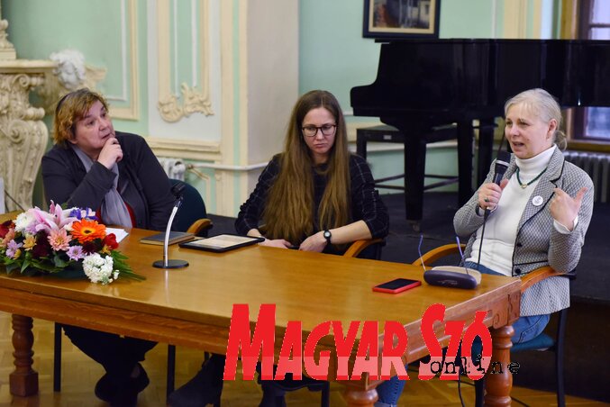 A beszélgetés részvevői: Mihályi Katalin, dr. Bucsics Katalin és Lovas Ildikó
