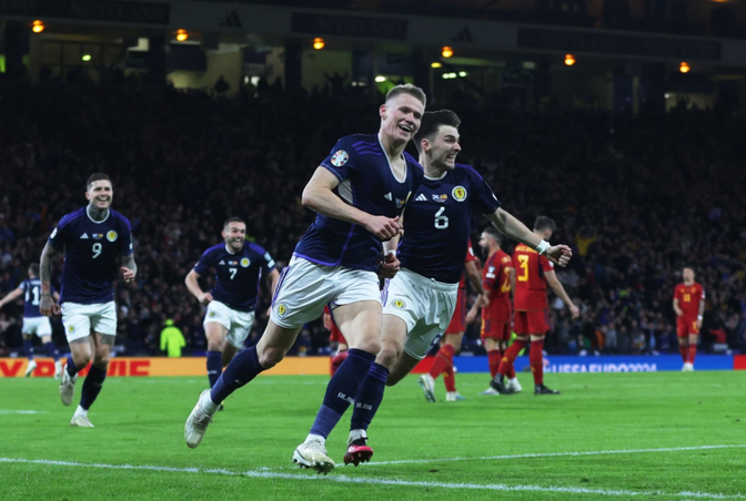 McTominay és társai rendesen megviccelték a spanyolokat (Fotó: Diario AS)