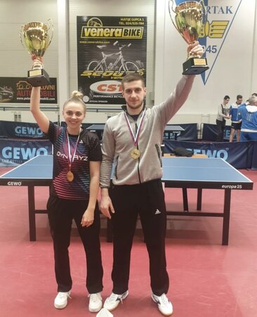 Az idei országos bajnokok: Surján Szabina és Aleksa Gacev (Fotó: Instagram/wttc.serbia) Az idei országos bajnokok: Surján Szabina és Aleksa Gacev (Fotó: Instagram/wttc.serbia)
