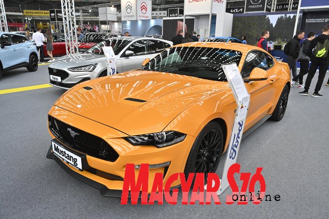 Az igazi amerikai izomautó a Ford Mustang (Fotó: Ótos András) Az igazi amerikai izomautó a Ford Mustang (Fotó: Ótos András)
