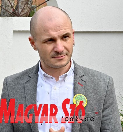 A VASZ programjainak jelentőségét a szövetség egyik legrégebbi tagszervezetének, a Temerini Kertbarátkörnek az elnöke, Kovács Róbert is alátámasztotta (Ótos András felvétele) A VASZ programjainak jelentőségét a szövetség egyik legrégebbi tagszervezetének, a Temerini Kertbarátkörnek az elnöke, Kovács Róbert is alátámasztotta (Ótos András felvétele)