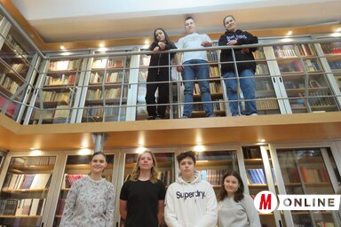 A Svetozar Marković Gimnázium másodikos és harmadikos tanulóinak egy része (Fotó: Albert Éva)