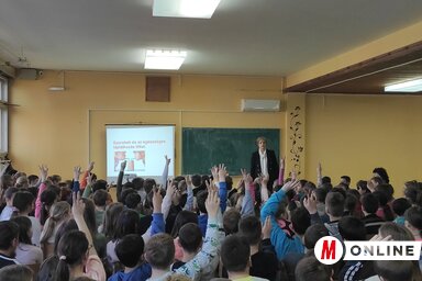 A gyerekek aktívan részt vettek az előadásban (Fotó: Horváth Attila felvétele)