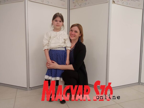 Tóth Anna és édesanyja, Tóth Anita (Kancsár Izabella felvétele) Tóth Anna és édesanyja, Tóth Anita (Kancsár Izabella felvétele)