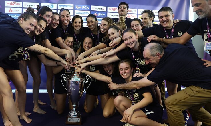 A Sabadellnek ez a hatodik BL-trófeája (Fotó: Total Waterpolo) A Sabadellnek ez a hatodik BL-trófeája (Fotó: Total Waterpolo)
