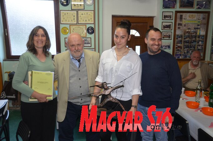 Világos Györgyi, Táborosi László, Világos Adriana és Erős Norbert (Tóth Tibor felvétele) Világos Györgyi, Táborosi László, Világos Adriana és Erős Norbert (Tóth Tibor felvétele)