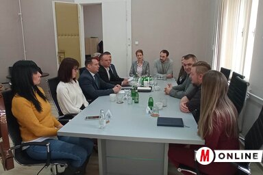 A Magyar Nemzeti Tanács és az óbecsei önkormányzat képviselői (Fotó: Kancsár Izabella)