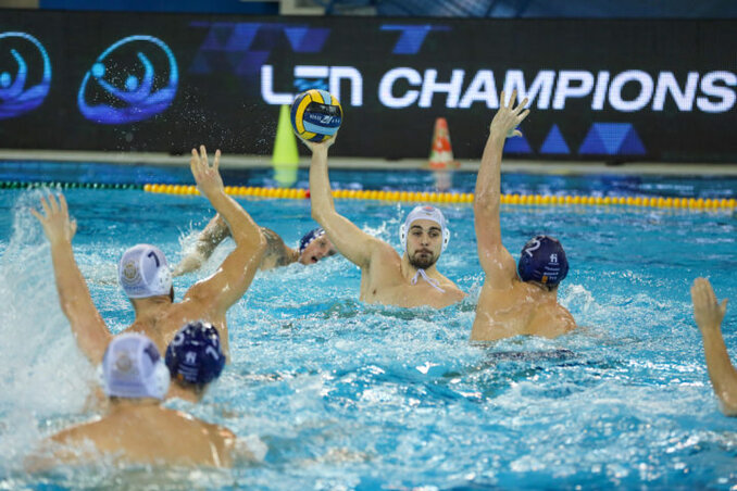 Franko Lazić (labdával) keze nem remegett meg a döntő szituációkban (Fotó: VK Jug) Franko Lazić (labdával) keze nem remegett meg a döntő szituációkban (Fotó: VK Jug)