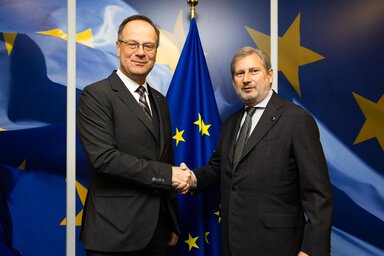 Navracsics Tibor és Johannes Hahn (Fotó: Facebook/Navracsics Tibor oldala)