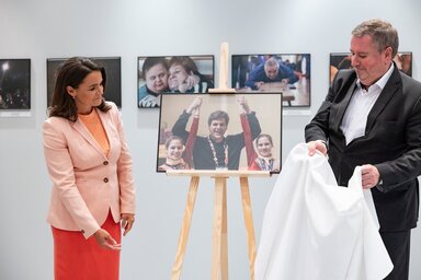 Novák Katalin és Györkös Péter nagykövet a fotókiállítás megnyitóján (Fotó: MTI)