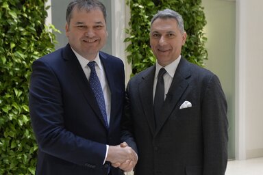 Cseke Attila és Lázár János (Fotó: MTI)