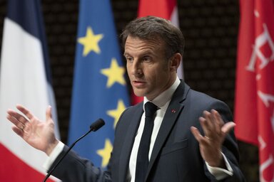Emmanuel Macron Hágában (Fotó: Tagesschau/AP/dpa)