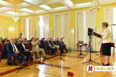 Juhász Judit megnyitja a magyar nyelv hete rendezvénysorozatot (Molnár Edvárd felvétele)