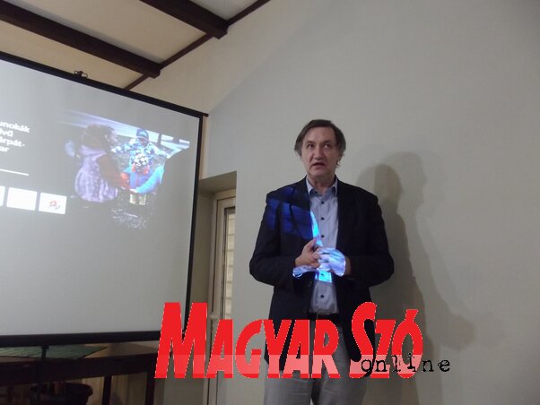 Dr. Pomozi Péter előadása (Vidács Hajnalka felvétele) Dr. Pomozi Péter előadása (Vidács Hajnalka felvétele)