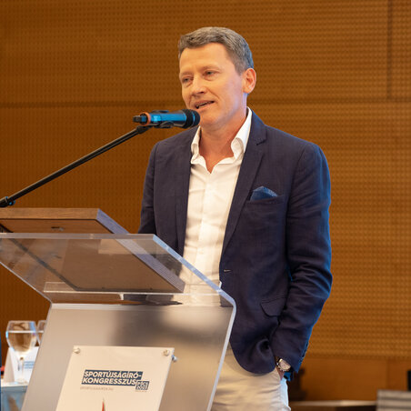 Wéber Gábor a díj átvétele után (Fotó: MSÚSZ/Halmágyi Zsolt)
