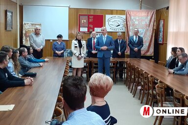 Az Újvidéki Kisiparosok Egyesületének dísztermében nyújtották át a támogatási szerződéseket (Fotó: Dancsó Áron)