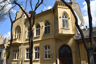 A leomlott balkont is felújították