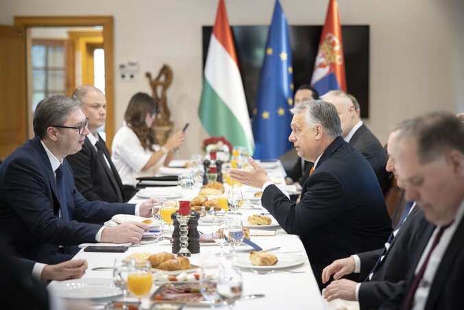 Orbán Viktor és Aleksandar Vučić Belgrádban, ahol munkareggeli keretében tárgyaltak (Fotó: MTI)