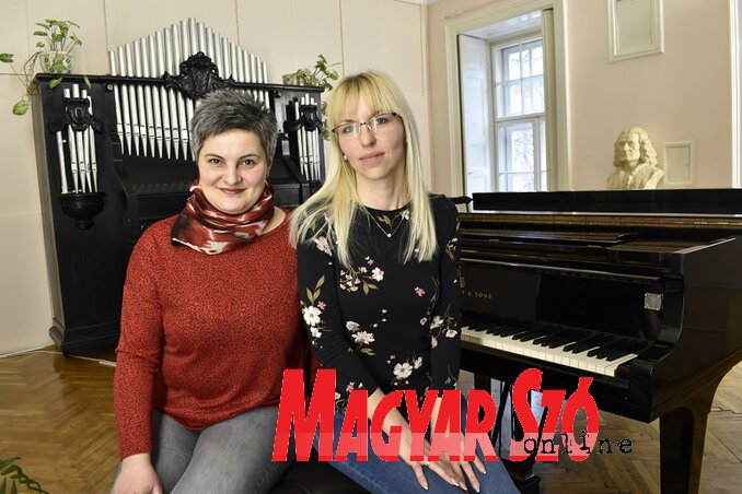 Csikós Krisztina és Szabó Zsuzsanna (Fotó: Molnár Edvárd) Csikós Krisztina és Szabó Zsuzsanna (Fotó: Molnár Edvárd)