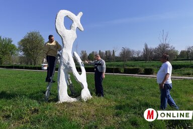 Takarítottak, gyomtalanítottak, festettek Bácskossuthfalván (Kazinczy Paszterkó Diana felvétele)