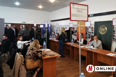 Az Észak-bácskai körzet területén jelenleg mintegy hatezer-ötszáz munkanélkülit tartanak nyilván: Kishegyesen ezernégyszázat, Topolyán ezerötszázat, Szabadkán csaknem négyezret (Tóth Péter f