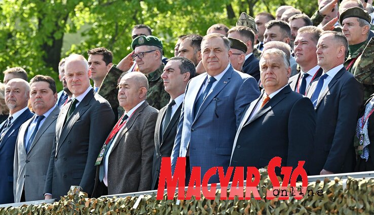 Pásztor István, Vladimir Orlić, Milorad Dodik és Orbán Viktor az első sorból figyelhette a bemutatót (Fotó: Ótos András) Pásztor István, Vladimir Orlić, Milorad Dodik és Orbán Viktor az első sorból figyelhette a bemutatót (Fotó: Ótos András)