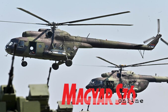 Harci helikopterek és légvédelmi rendszerek (Fotó: Ótos András) Harci helikopterek és légvédelmi rendszerek (Fotó: Ótos András)