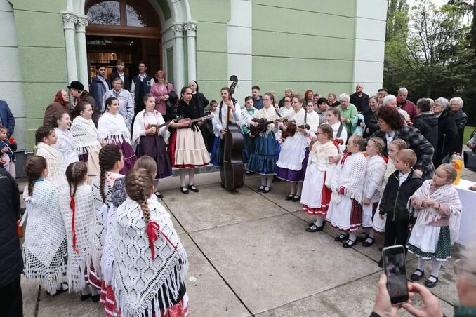 U ovakvim prilikama se jača vera zajednice (Facebook/parohija Svetog Đorđa, Mol)