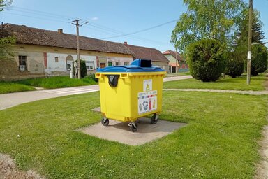 Óbecsén sokan szelektíven a sárga konténerbe dobják a hulladékot (Ricz Róbert felvétele)