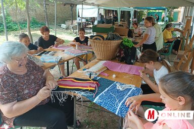 A gyerekek rongypokrócot is készítettek (Kazinczy Paszterkó Diana felvétele)