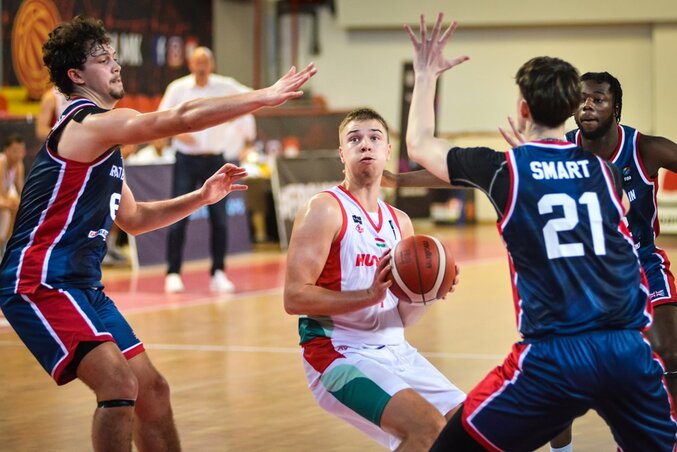 Paár Márk a padról beszállva lett a legeredményesebb magyar játékos (Fotó: FIBA) Paár Márk a padról beszállva lett a legeredményesebb magyar játékos (Fotó: FIBA)