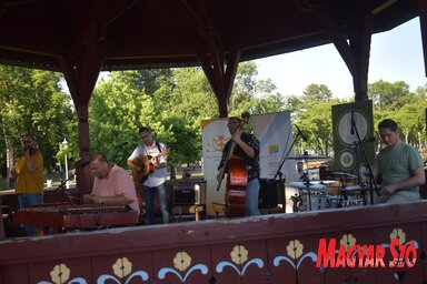 Elsőnek a magyarországi Cimbali Band adott koncertet (Fotó: Patyi Szilárd)