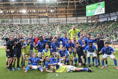 A műkedvelő feröeriek jogosan ünnepeltek Budapesten (Fotó: MTI)