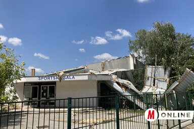 Hatalmas anyagi kár keletkezett az újvidéki József Attila Általános Iskola tornatermén (Kocsi Zoltán felvétele)