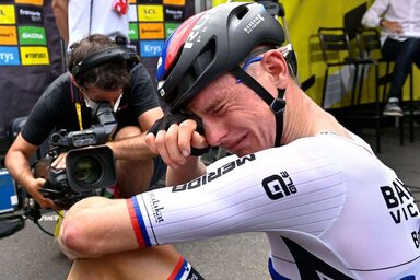 Nincs baj, Mohoričnál ezek örömkönnyek (Fotó: Cycling Weekly)
