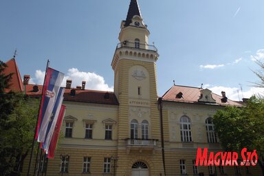 A nagykikindai önkormányzat épülete (Fotó: Vidács Hajnalka)