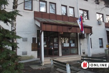 A magyarcsernyei Nemzeti Munkaközvetítő Szolgálat épülete (Vidács Hajnalka felvétele)