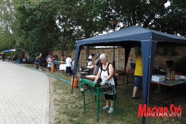 A résztvevők az udvarban sorakoztak fel (Fotó: Vidács Hajnalka)