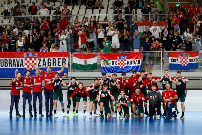 A csoportgyőztes magyarok (Fotó: MKSZ) A csoportgyőztes magyarok (Fotó: MKSZ)
