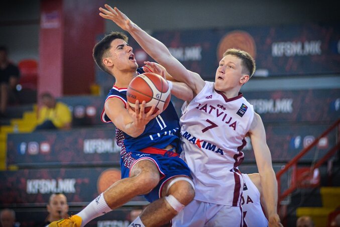 A szerb fiúk az utolsó csoportfordulóban közel harminc ponttal verték meg a letteket (Fotó: FIBA)
