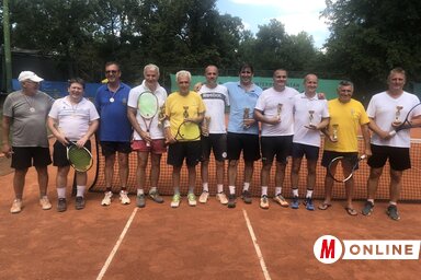 A helyezett teniszezők, középen a Gvozdenović/Bukvić páros (a szerző felvétele)