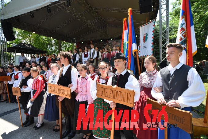A hivatalos program a Himnusz eléneklésével kezdődött (Fotó: Molnár Edvárd)