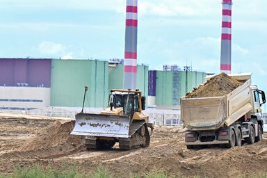 Némi földet megmozgattak már az elmúlt 9 évben, nagyon másra még nem futotta. Fotó: Kisbenedek Attila/AFP