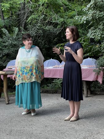Dr. Szőke Anna és Rigó Pál Zsófia (Fotó: Kátai-tanya) Dr. Szőke Anna és Rigó Pál Zsófia (Fotó: Kátai-tanya)